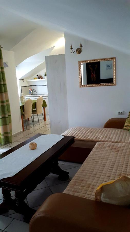 Apartmani Kalinic Bijela Phòng bức ảnh