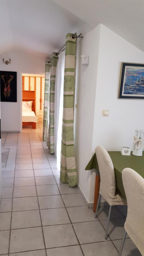 Apartmani Kalinic Bijela Phòng bức ảnh