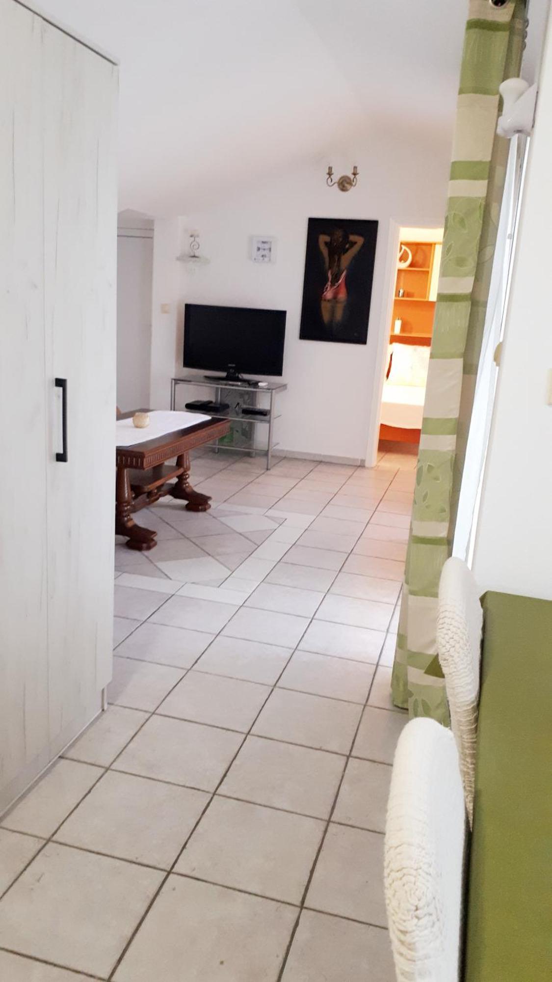 Apartmani Kalinic Bijela Phòng bức ảnh