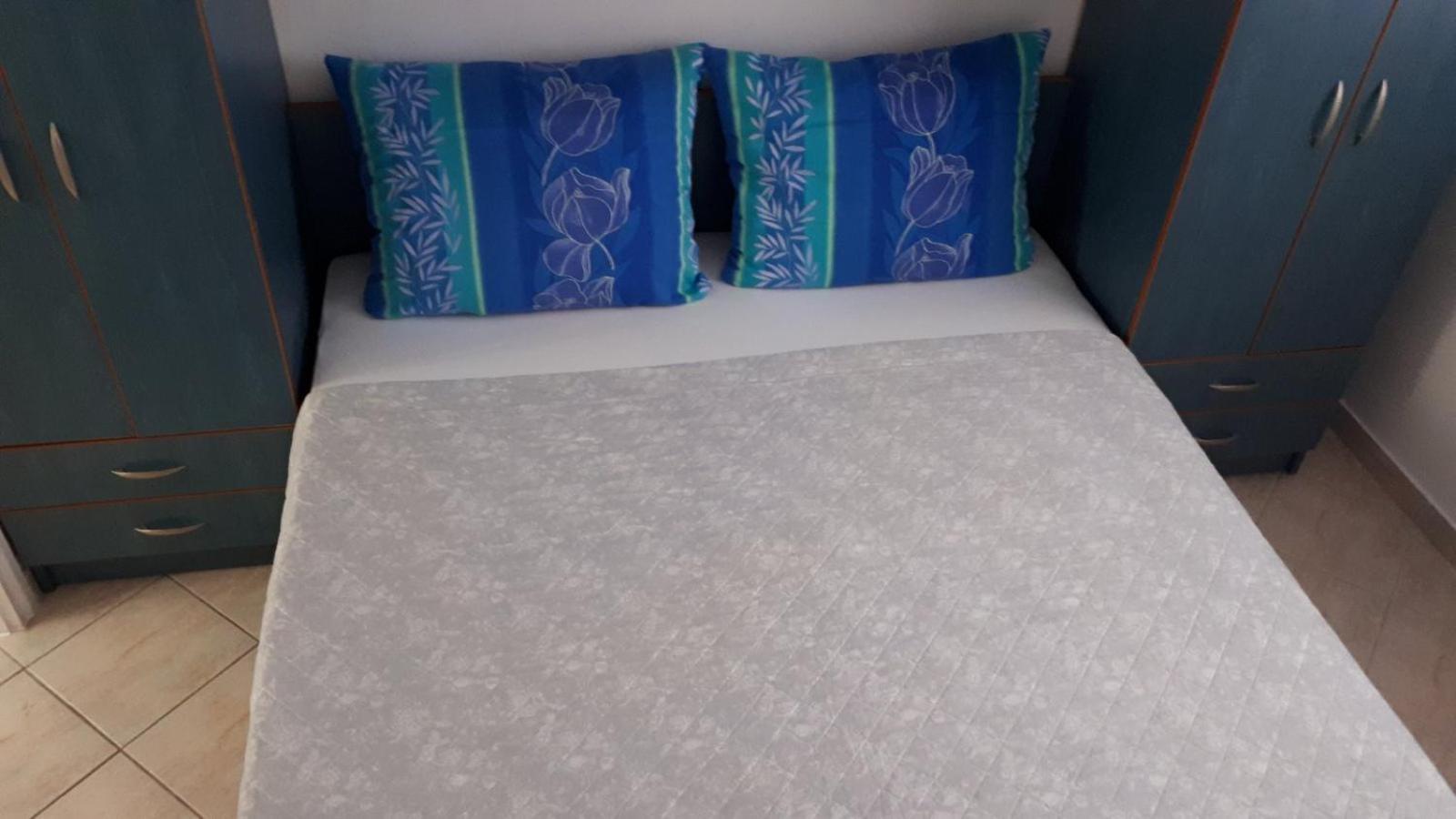 Apartmani Kalinic Bijela Phòng bức ảnh