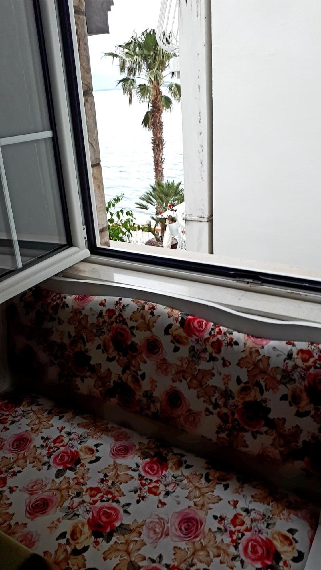Apartmani Kalinic Bijela Phòng bức ảnh