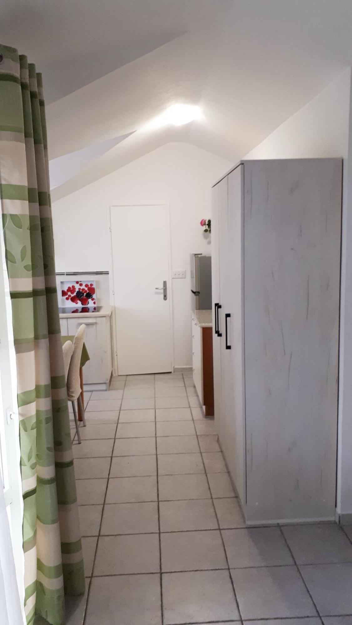 Apartmani Kalinic Bijela Phòng bức ảnh