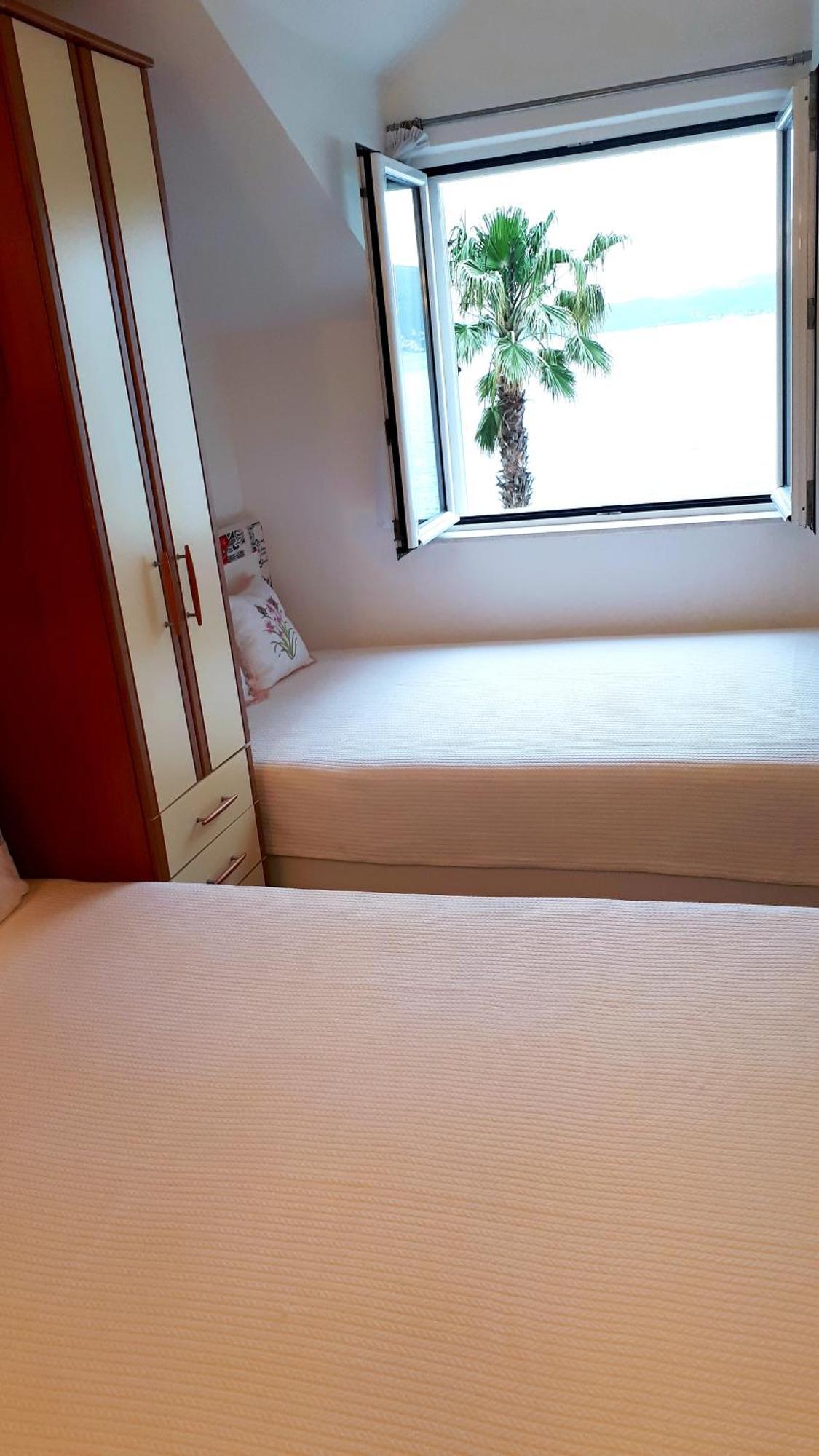 Apartmani Kalinic Bijela Phòng bức ảnh