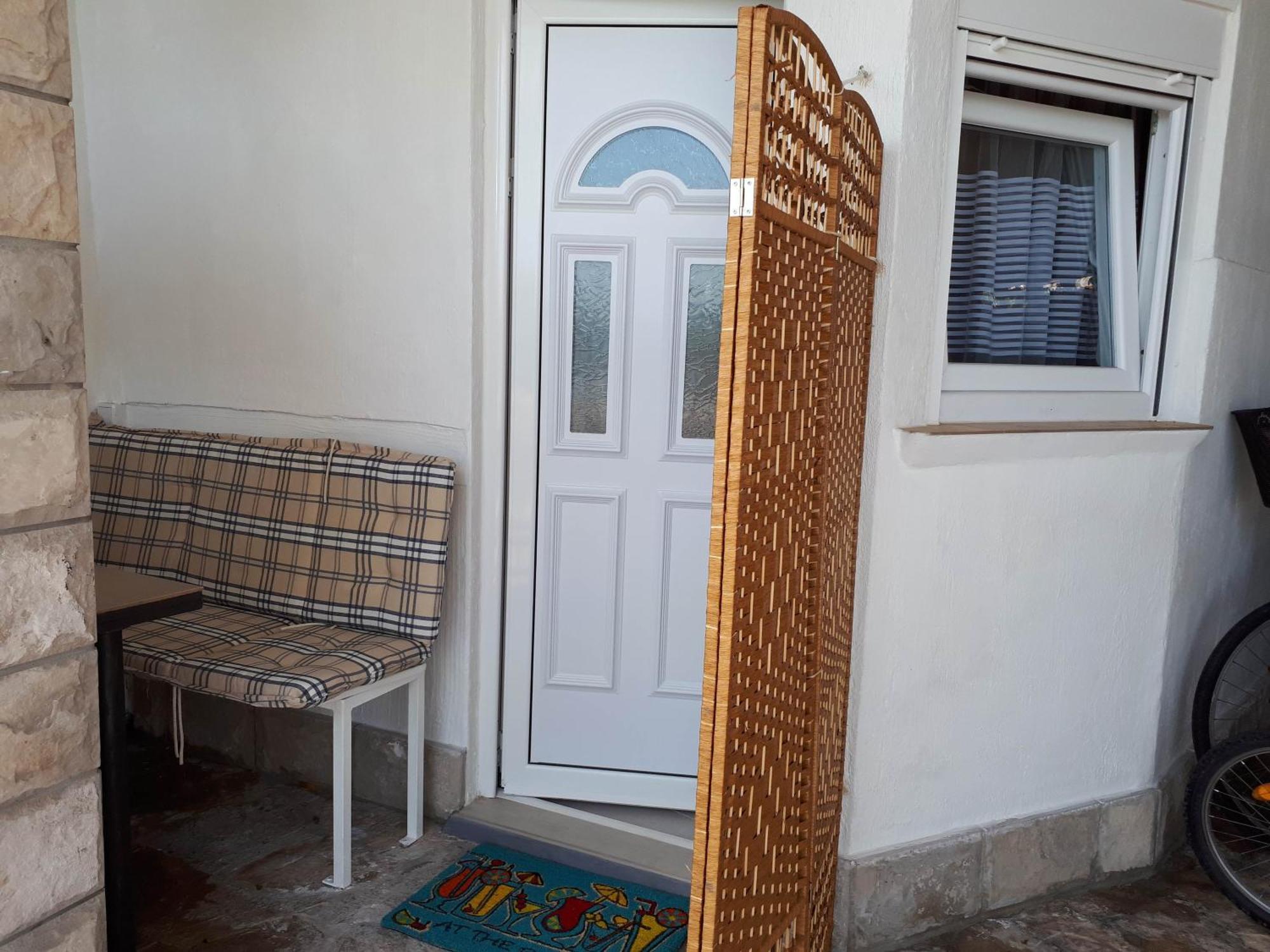 Apartmani Kalinic Bijela Ngoại thất bức ảnh
