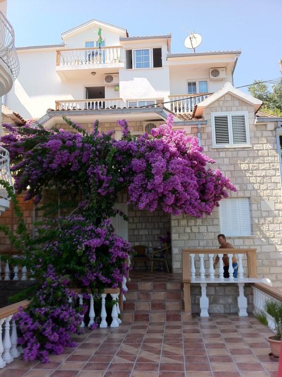 Apartmani Kalinic Bijela Ngoại thất bức ảnh