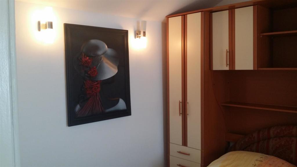 Apartmani Kalinic Bijela Ngoại thất bức ảnh